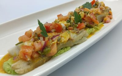 Berenjena asada con aguacate