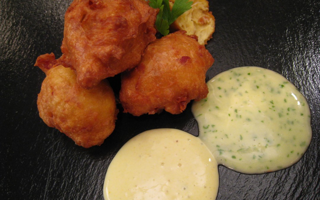 Buñuelos de jamón y queso