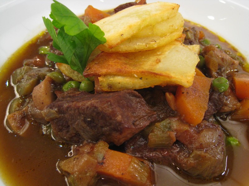 Carne en salsa con patatas