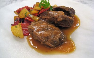 Carrilleras en salsa con patatas
