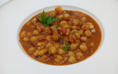 Cazuela de garbanzos con sepia