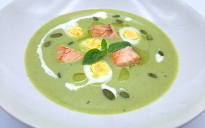 Crema de guisantes con salmón
