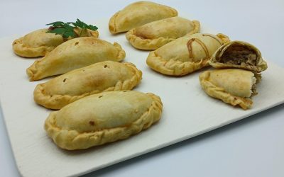 Empanada de pollo en salsa