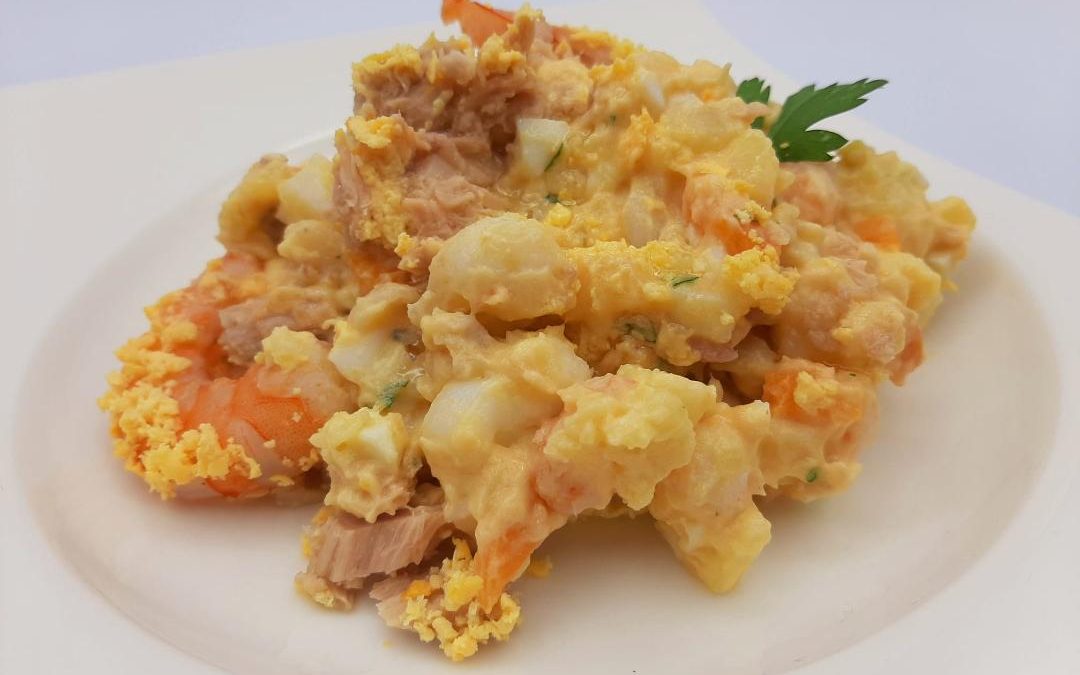 Ensaladilla de sepia y langostinos