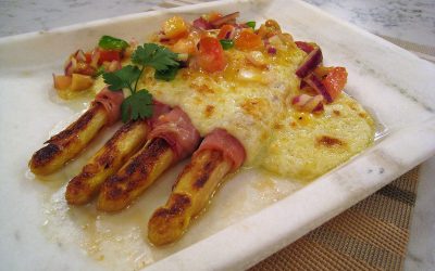 Rulos gratinados de Espárragos y York