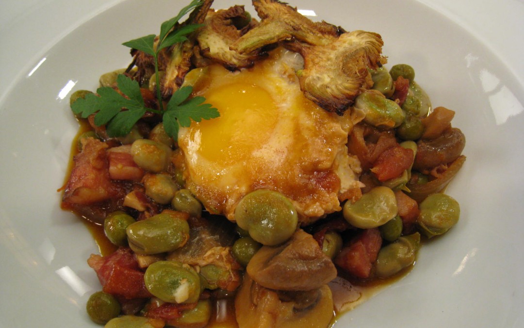 Habas con huevo y jamón