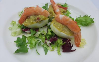 Huevos rellenos con guacamole