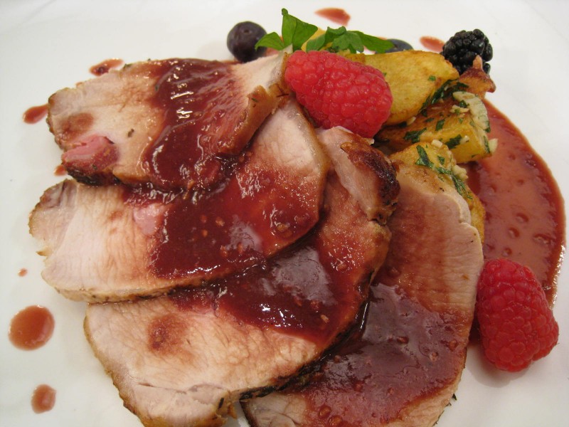 Lomo mechado en salsa de frutos secos