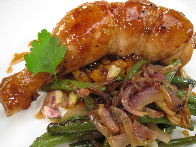 Muslos de pollo con salteado