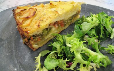 Pastel de pisto, patatas y queso