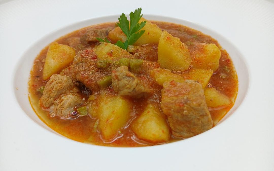 Patatas guisadas con carne