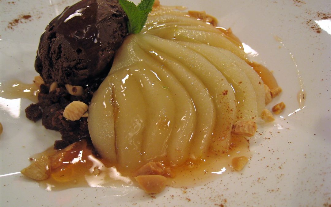 Peras al vino blanco