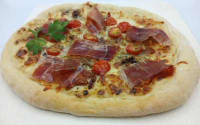 Pizza ranchera con jamón ibérico