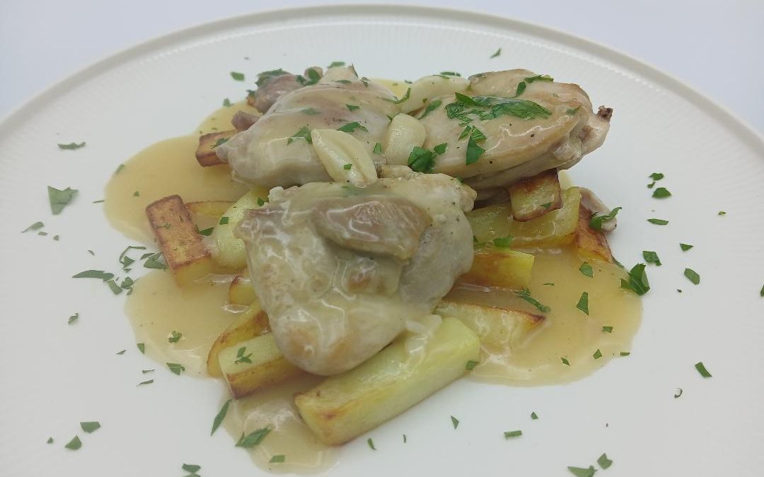 Pollo al ajillo