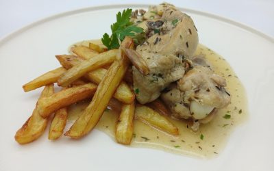 Pollo a la manzanilla