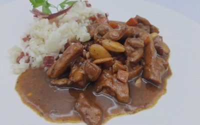 Pollo en salsa de almendras