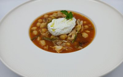 Pollo guisado con garbanzos