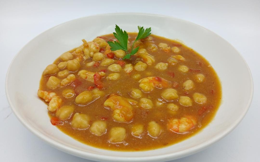 Garbanzos con langostinos