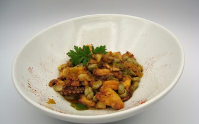 Salteado de pulpo con habitas