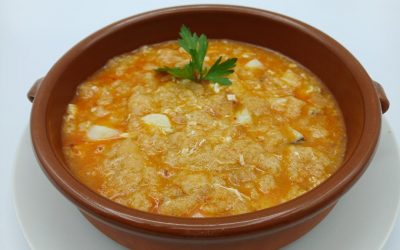 Sopa de ajo con bacalao