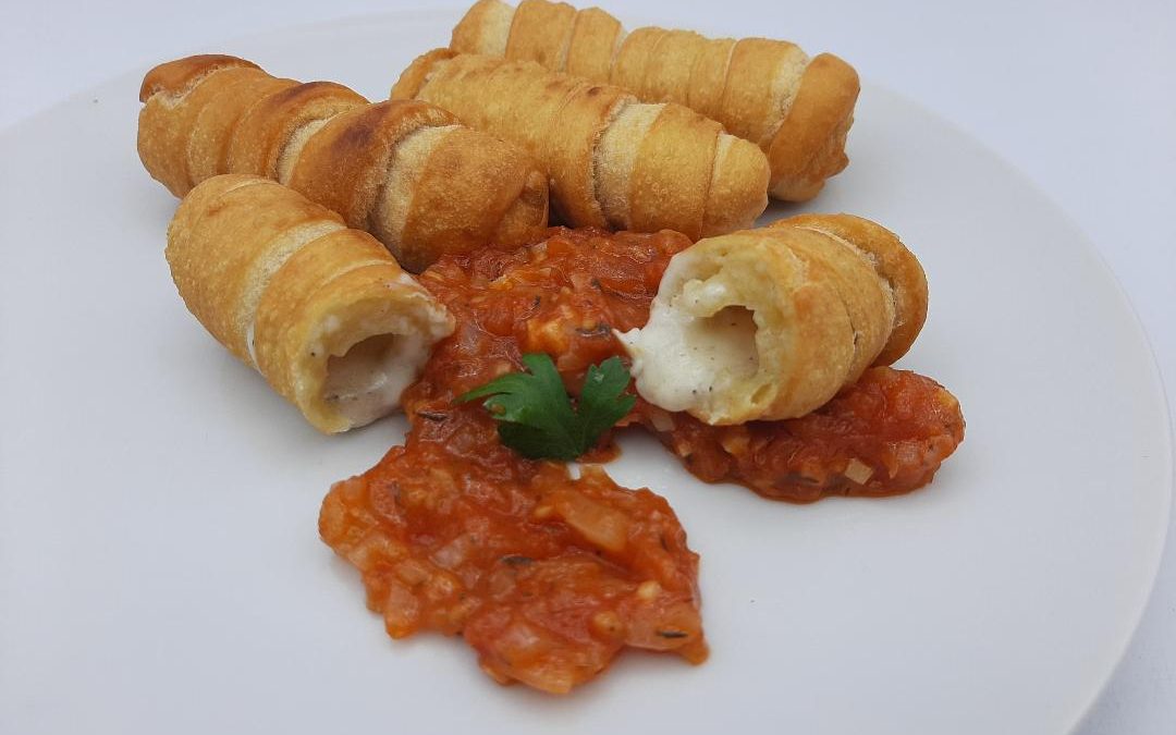 Tequeños con tomate