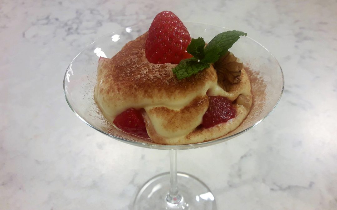 Tiramisú de fresa y chocolate