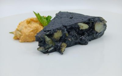 Tortilla de calamares en su tinta
