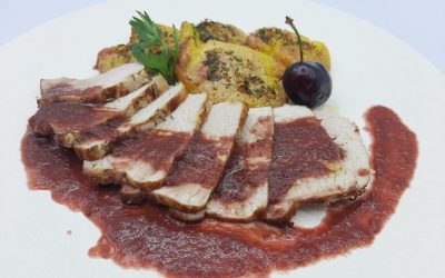Lomo asado con salsa de cerezas