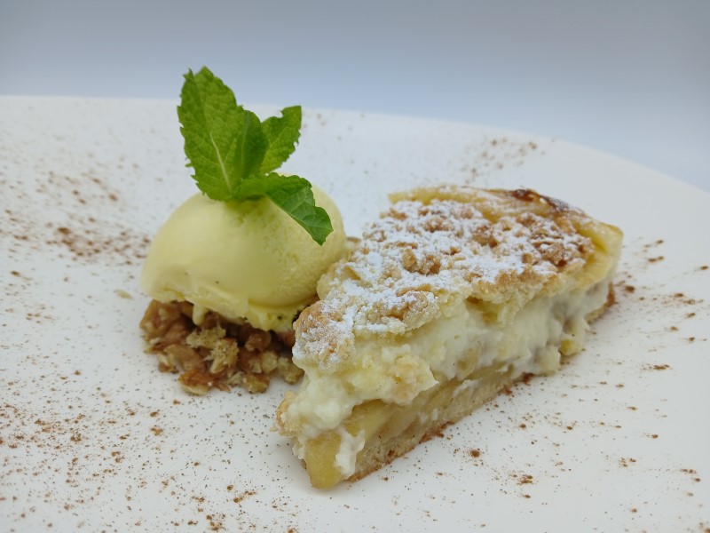 Tarta de manzana y crema