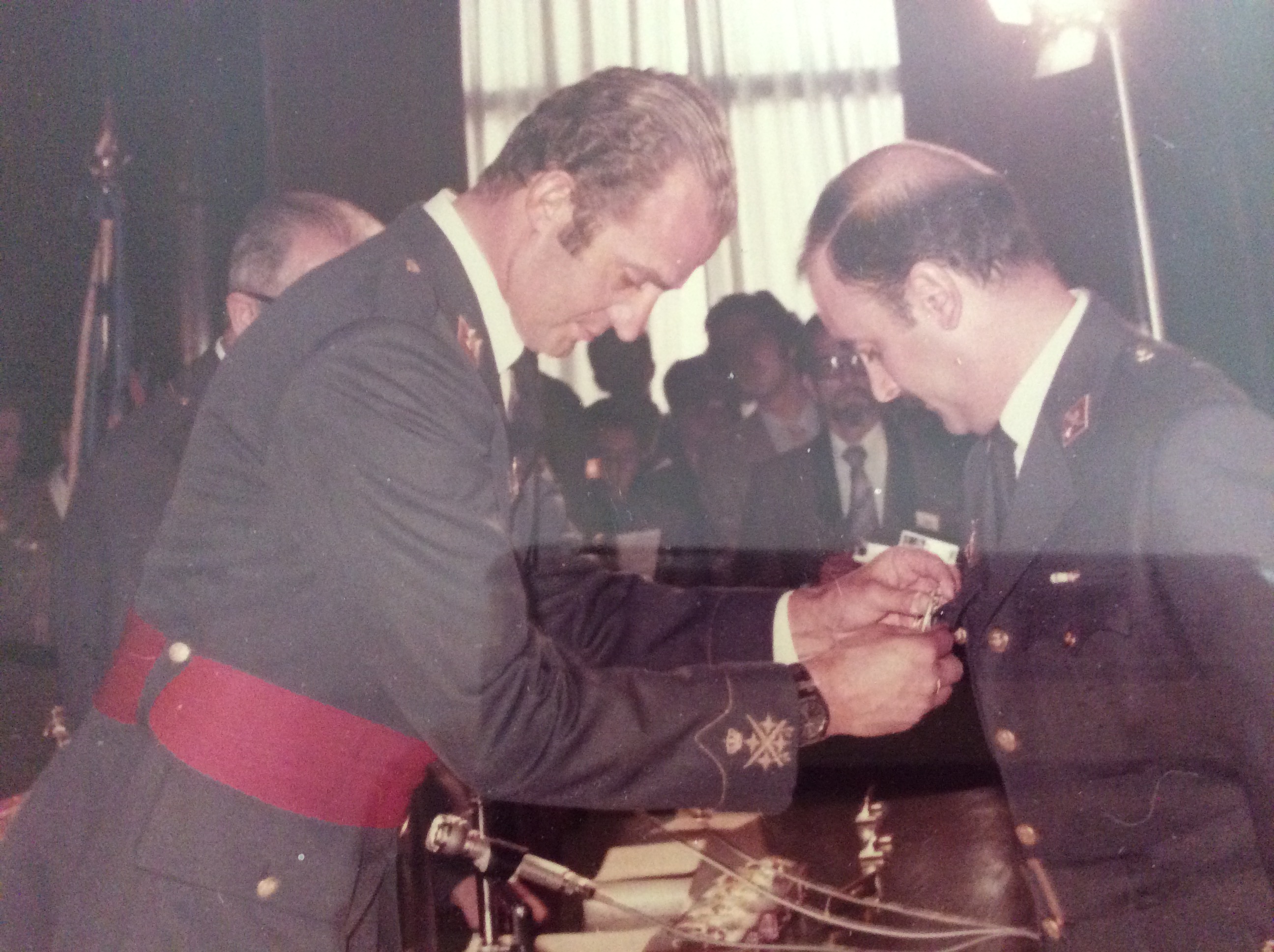 Con Juan Carlos siendo comandante en 1975