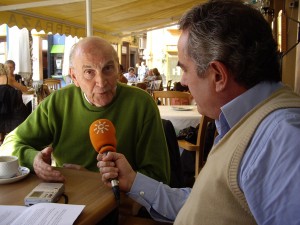 Marcos Ana, entrevistado en Cádiz por R. Guerrero.