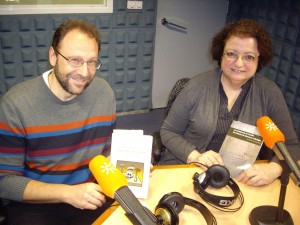 José Luis Castro Lombilla y Concha Morón, con sus libros, en Canal Sur Radio.
